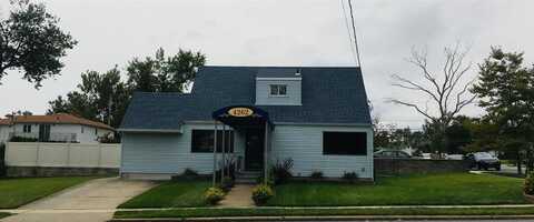 4262 Richmond Avenue, Staten Island, NY 10312