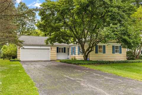 17 Weyburn Way, Perinton, NY 14450