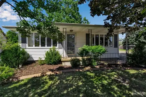 4244 Salem Drive, Hamburg, NY 14219