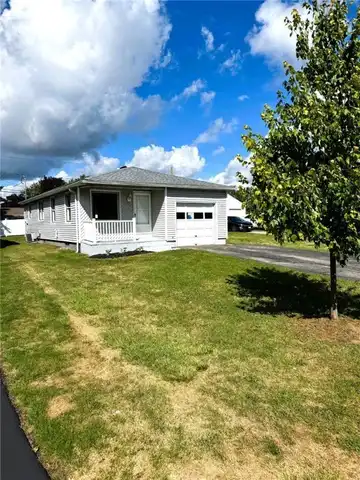 223 Woodside Place, Irondequoit, NY 14609