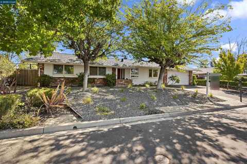 33 Sullivan Dr, Moraga, CA 94556