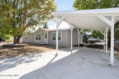 637 4th St, Priest River, ID 83856