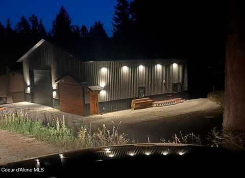 18336 Holiday Way, Hauser, ID 83854