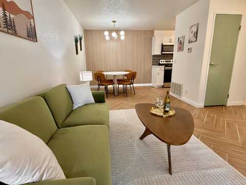 2875 N Los Felices Road, Palm Springs, CA 92262