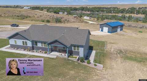 11212 Corral Road, Evansville, WY 82636