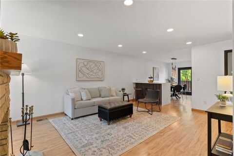 902 Westside Drive, Iowa City, IA 52246