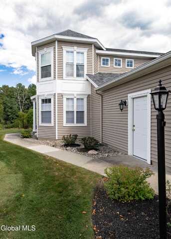 40 Patroon Pointe Drive, Rensselaer, NY 12144