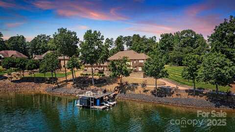 4202 54th Avenue NE, Hickory, NC 28601