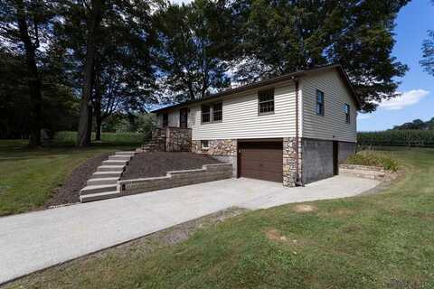 178 Country Corner Ln, Somerset, PA 15501