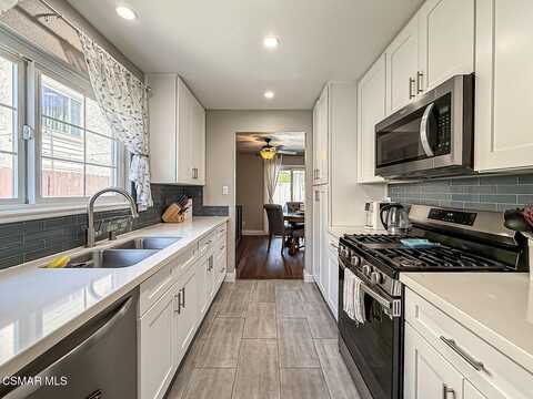 2448 Stow Street, Simi Valley, CA 93063