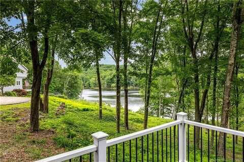 235 White Deer Rocks Road, Woodbury, CT 06798
