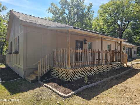 527 Chester Levee Road, Jackson, TN 38301