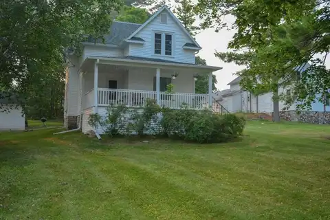 532 N 8th Ave, Sturgeon Bay, WI 54235