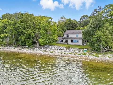 1337 N Bay Shore Rd, Brussels, WI 54204