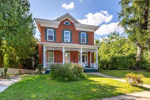 375 Alpine, Dubuque, IA 52001