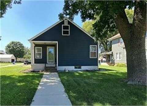 107 NW Grant, Cascade, IA 52033