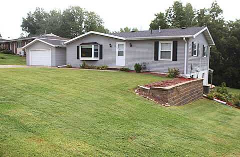 11 S Johnson, Andrew, IA 52030