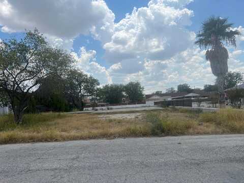 714 W 11th, Del Rio, TX 78840