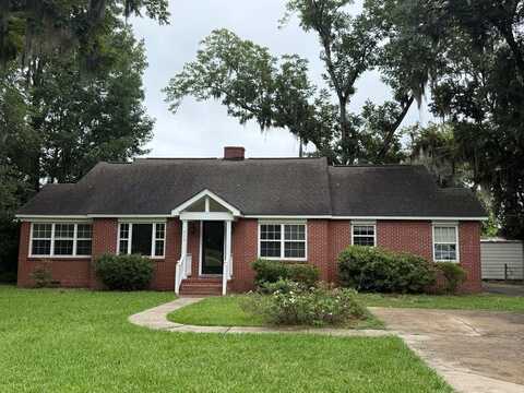 317 Riverside Drive, Eufaula, AL 36027