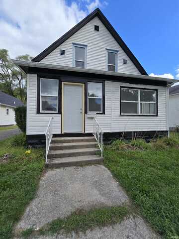 916 W Cleveland Avenue, Elkhart, IN 46516