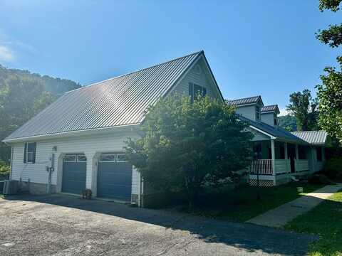 6403 Spurlock CRK, Prestonsburg, KY 41653