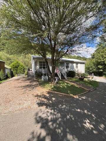 40 Richmond Street, Auxier, KY 41602