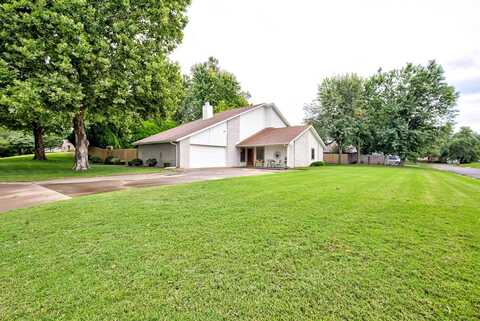 3225 Whippoorwill Ln, Enid, OK 73703