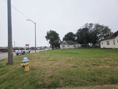 1910 W Garriott, Enid, OK 73703