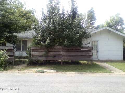 131 Maple Avenue, DeKalb, MS 39328