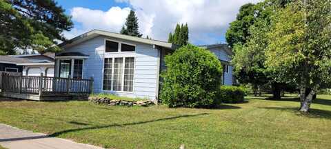 18 Fairway DR, Kincheloe, MI 49788