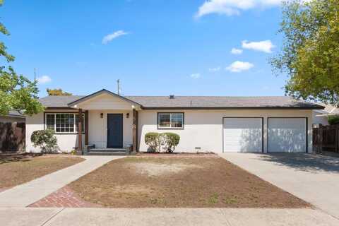 618 Herbert W, Reedley, CA 93654