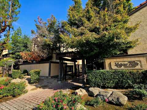 1550 Ashlan Avenue W, Fresno, CA 93705