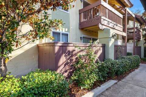 2881 Huntington Boulevard, Fresno, CA 93721
