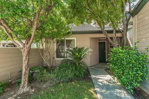 474 Alluvial Avenue E, Fresno, CA 93720