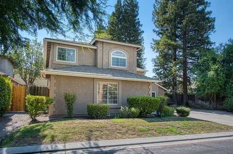 10668 Lighthouse Drive N, Fresno, CA 93730