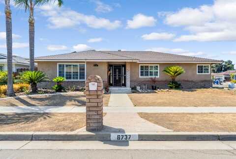 6737 Harrison Avenue N, Fresno, CA 93711