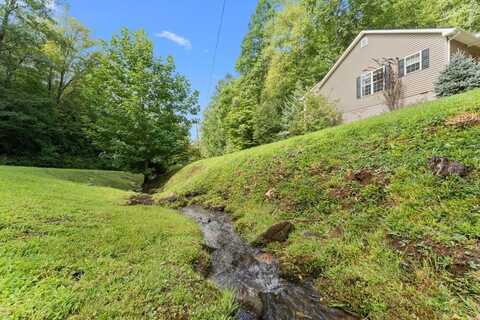 408 Queen Branch Road, Franklin, NC 28734