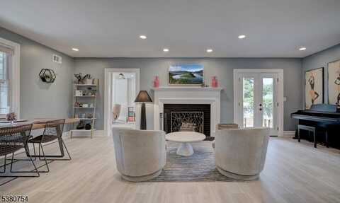 21 Melrose Place, Montclair, NJ 07042