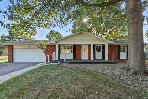 124 S Maxine Drive, Ossian, IN 46777