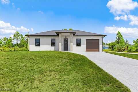607 E 8th Street, Lehigh Acres, FL 33972