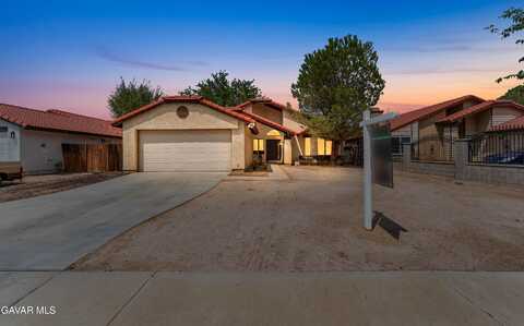 1607 E Newgrove Street, Lancaster, CA 93535
