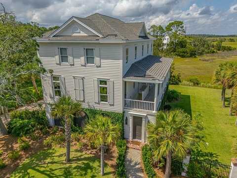295 McIntosh Ave, Saint Simons Island, GA 31522
