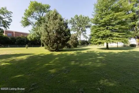 1220 Wannsee Dr, Louisville, KY 40219