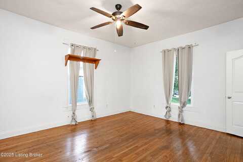 214 E Factory St, Harrodsburg, KY 40330