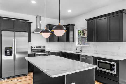 339 Plaza Ave, Louisville, KY 40218