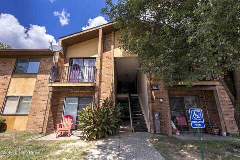 7052 Wildwood Cir, Louisville, KY 40291