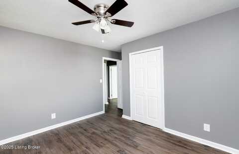 5606 Revere Dr, Louisville, KY 40218
