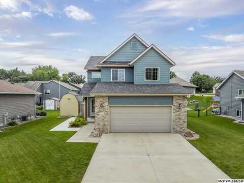 411 Pine Brooke Dr, CLEAR LAKE, IA 50428