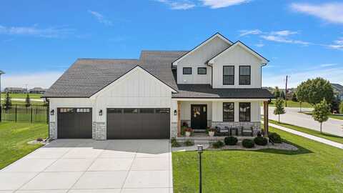 9237 Hibiscus Drive, Saint John, IN 46373