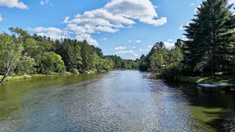 6932 WEST RAPIDS RD, Lake Tomahawk, WI 54539